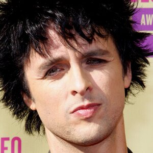 Inside Billie Joe Armstrong's Feud With Johnny Rotten - ZergNet