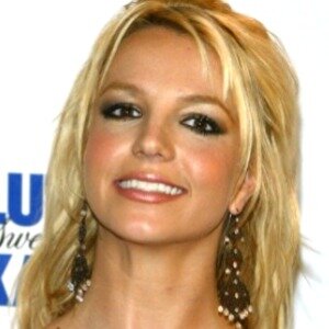 Britney Spears' Iconic Rolling Stone Cover Made Parents Furious - ZergNet