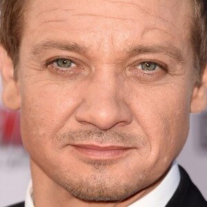 Actor Jeremy Renner Claims Fault For Horrific Snowplow Incident - ZergNet