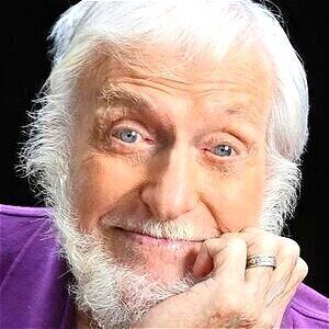 The Tragic Real Life Story Behind Dick Van Dyke - ZergNet