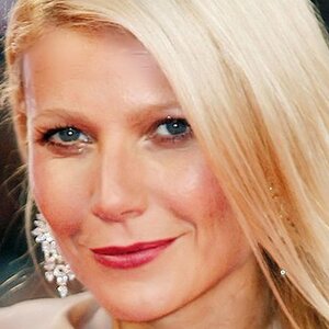 Gwyneth Paltrow Draws Eyes After Sharing Rare Photo With Son - ZergNet