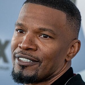 Jamie Foxx Hospitalized And Fans Are Very Concerned - ZergNet