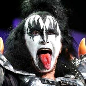 Gene Simmons Gets Sick During Concert & Fans Are Super Worried - ZergNet