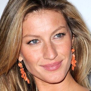 Gisele Bündchen And Tom Brady's Wedding Day Had Problems - ZergNet