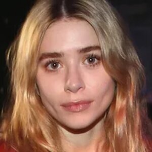 The Tragic True Story Of The Olsen Twins - ZergNet