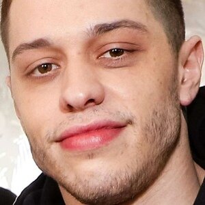 The Real Reason Pete Davidson's SNL Return Has Been Put On Hold - ZergNet