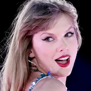 Taylor Swift's Latest Drop Has Fans Going Wild - ZergNet