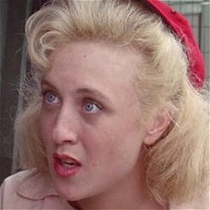 Catch Up With The Cast Of A League Of Their Own - ZergNet