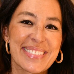 Joanna Gaines' Shower Curtain Tip To Transform Your Bathroom - ZergNet
