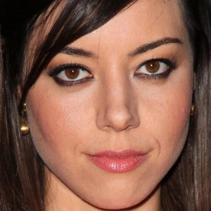 10 Reasons Why Aubrey Plaza is Amazing - ZergNet
