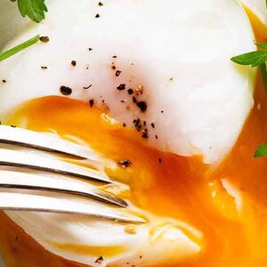 The Crucial Mistake That Is Ruining Your Poached Eggs - ZergNet