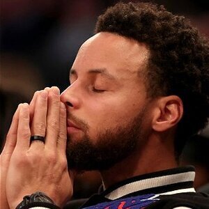 Steph Curry's Story Is More Heartbreaking Than You Knew - ZergNet