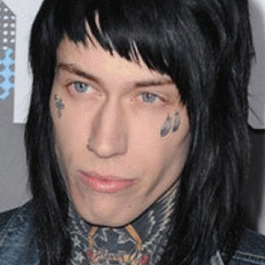 Miley Cyrus' Older Brother Looks Totally Different Today - ZergNet