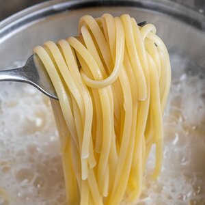 The Crucial Mistake You're Making When Cooking Pasta - ZergNet