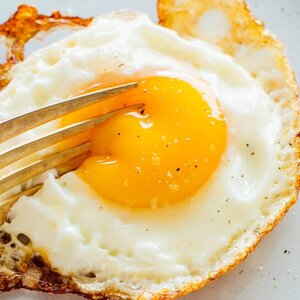 The Simple Ingredients That Make Fried Eggs Absolutely Divine