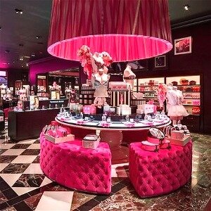 Victoria's Secret Stores Are Disappearing And It's Obvious Why - ZergNet