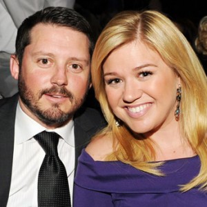 Why Did Kelly Clarkson Call Off The Wedding? - ZergNet