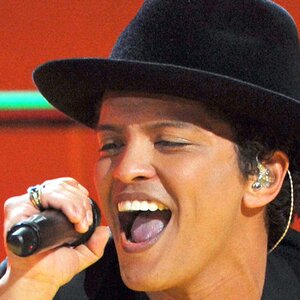 We Can't Ignore The Truth About Bruno Mars Any Longer - ZergNet