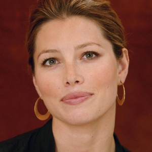 Jessica Biel Changes Her Name - ZergNet