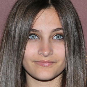 Paris Jackson Debuts a Drastic New Look - ZergNet