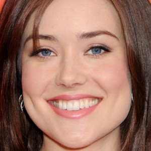 Megan Boone Reveals Daughter's Name - ZergNet